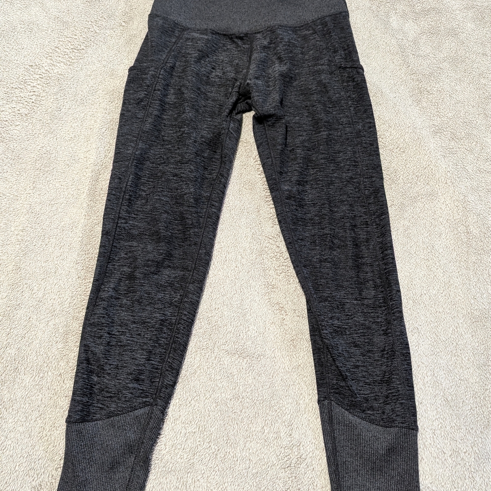 Kirkland Signature Women's Stretch Leggings, Grey Heather with Pockets, Small